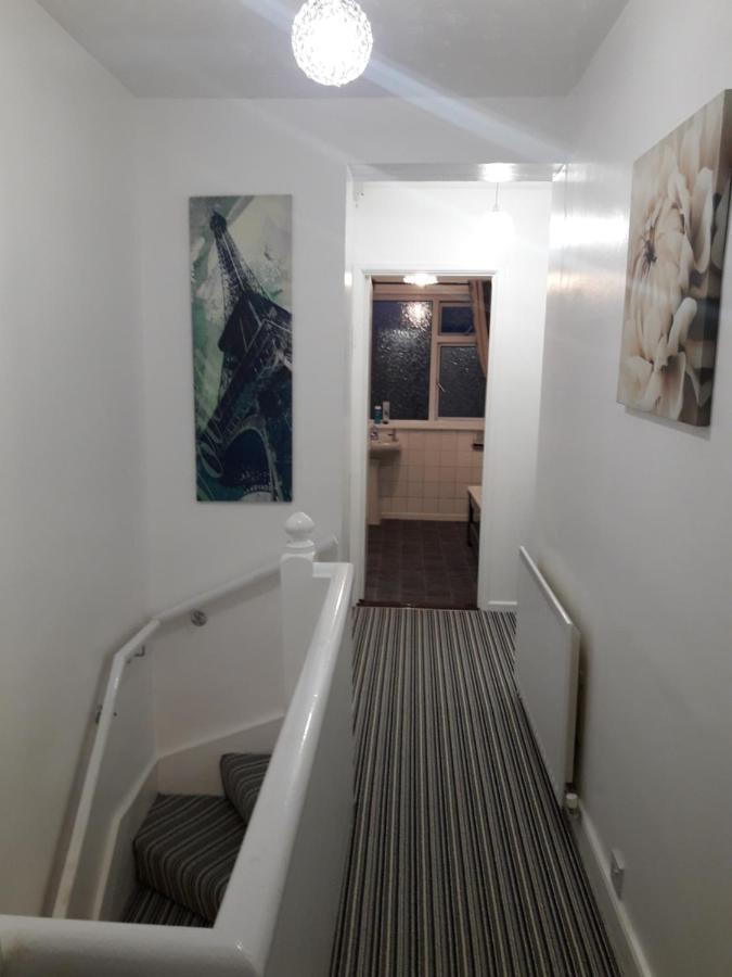 Cosy @ Coleraine Beside Train+Bus Station Apartment Ngoại thất bức ảnh
